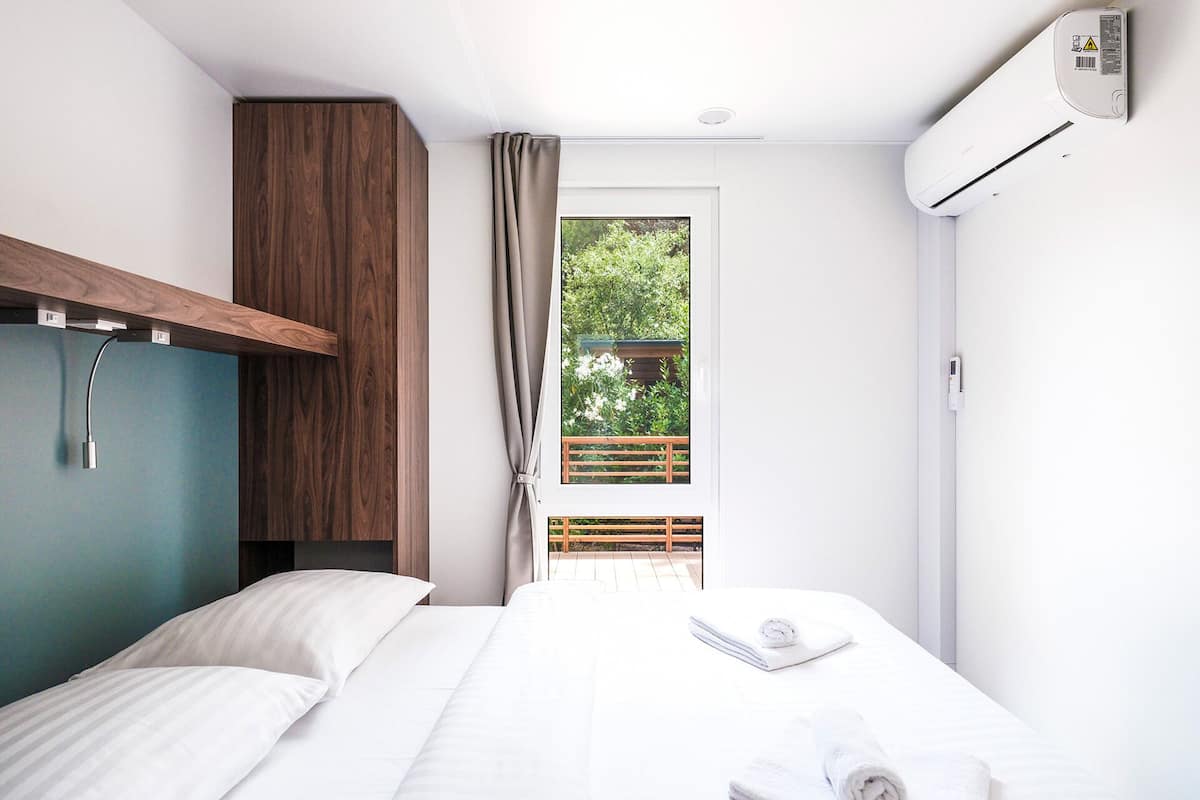 Deluxe Family Three-Bedroom Camping Home 4+1 | Gratis Wi-Fi, sengetøj