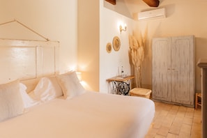 Deluxe Double Room, Garden View - Locanda In Tuscany (Castiglione d'Orcia)