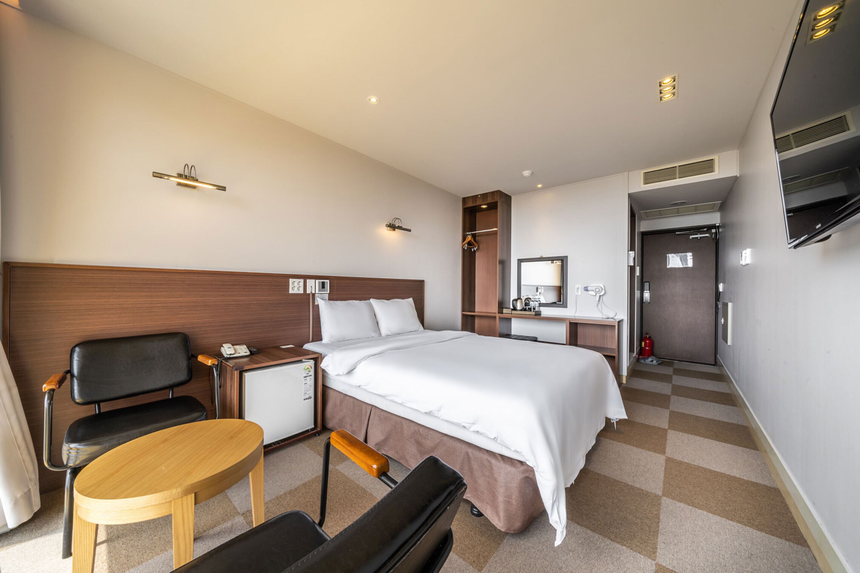 j - double | 1 bedroom, soundproofing, free wifi