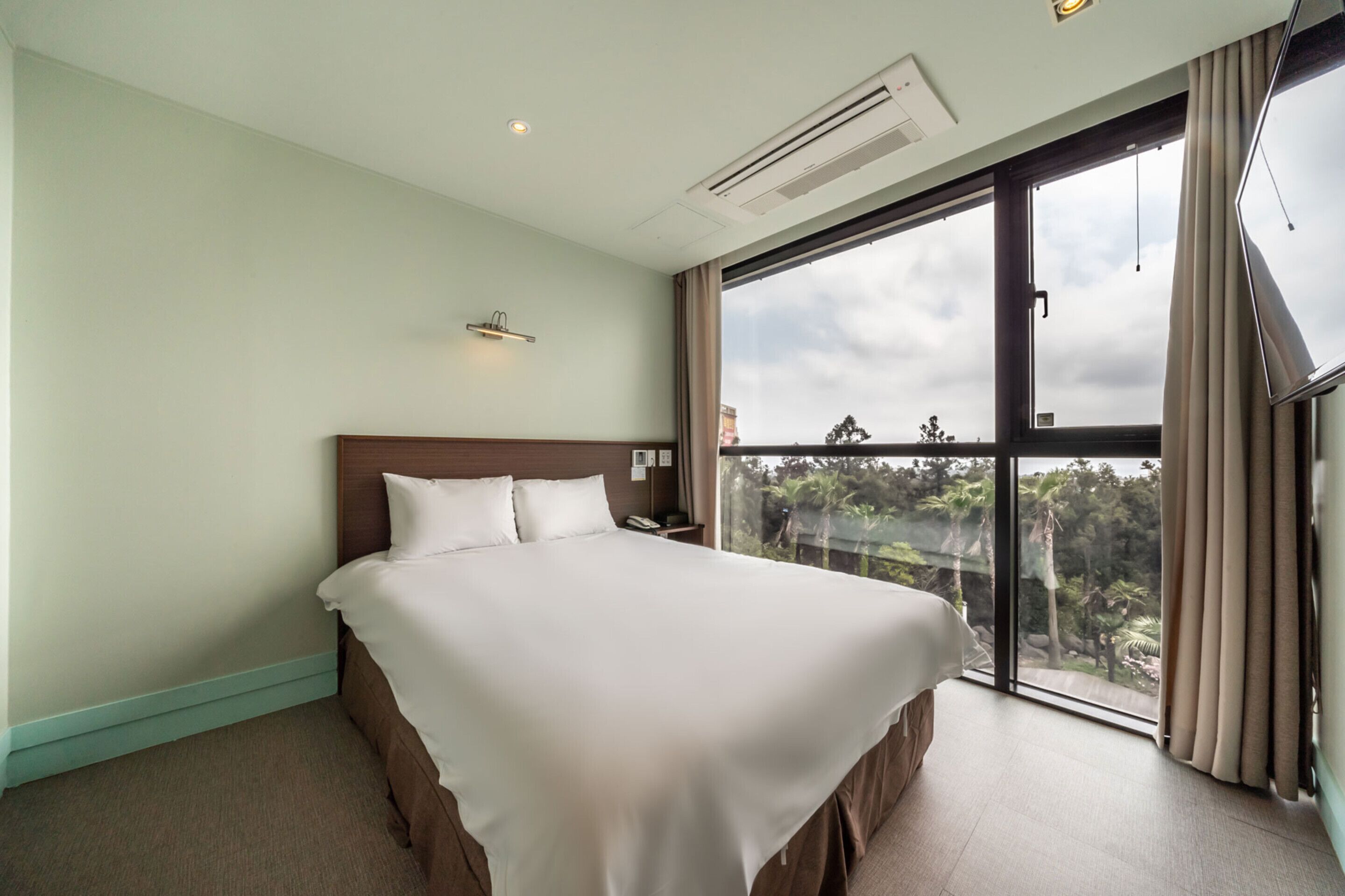 j - family | 1 bedroom, soundproofing, free wifi