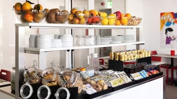 Desayuno buffet diario (EUR 10 por persona)