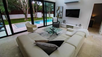 Maison Luxe, 4 chambres, piscine privée (8 people) | 4 chambres, coffres-forts dans les chambres, décoration personnalisée
