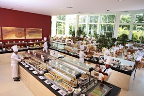 Petit déjeuner buffet