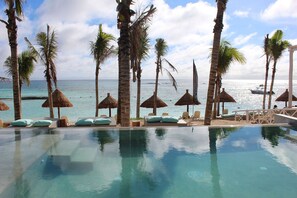 Restaurant - Bahia Principe Vacation Rentals - Four-Bedroom House (Akumal)