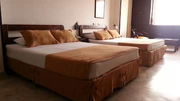 Twin Room | Minibar, free WiFi, bed sheets