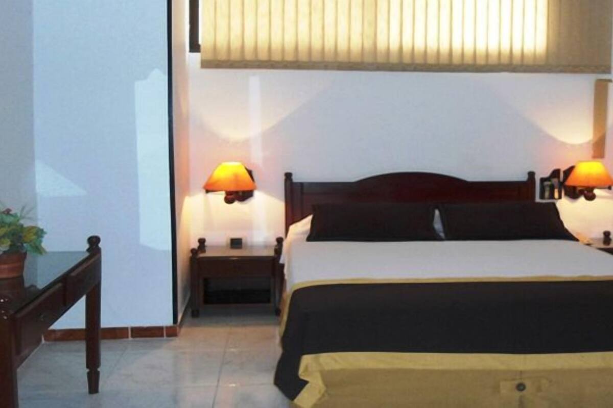 Standard Room | Minibar, WiFi (free), bed sheets