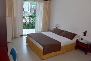Habitación estándar | Minibar, wifi gratis, ropa de cama