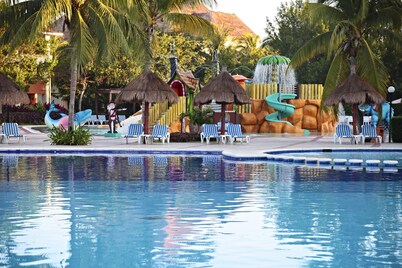 Bahia Principe Vacation Rentals-Green 3-Two-Bedroom Villas
