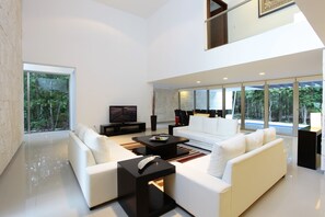 Luxury House, 3 Bedrooms, Private Pool (6 people) | Living room | Flat-screen TV