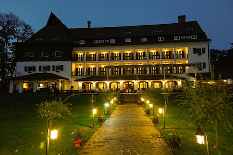 Front of property - evening/night