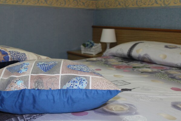 Premium bedding, in-room safe, individually decorated