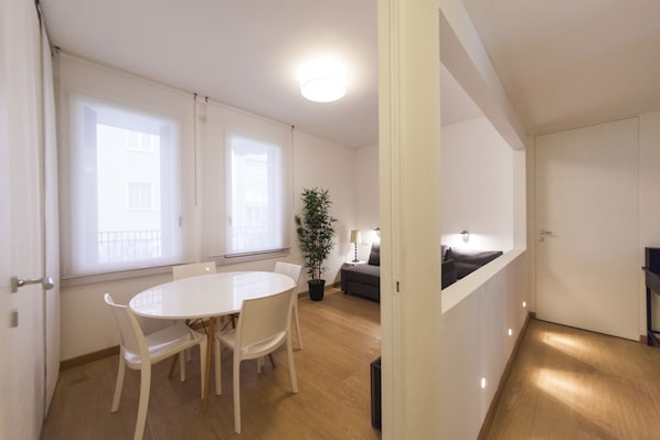 Appartement, 2 chambres, cuisine (Location Address: via Pallavicino,31 ) | Vue de la chambre