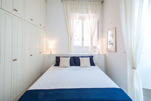 2 chambres, bureau, fer et planche à repasser, accès au Wi-Fi (inclus)