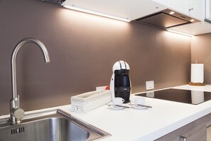 Apartamento, 2 habitaciones, cocina (Location Address: via Pallavicino,31 ) | Café o cafetera