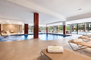 Indoor pool, 2 outdoor pools