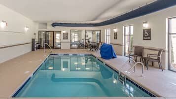 Indoor pool, sun loungers