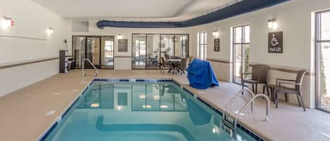 Indoor pool, sun loungers