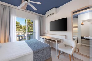 Habitación individual | Escritorio, cortinas opacas, wifi gratis y ropa de cama