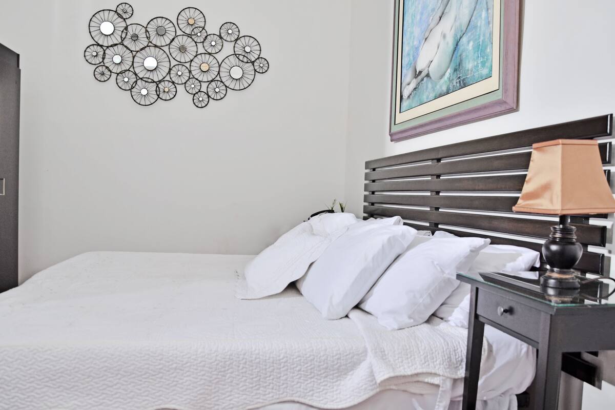 Suite | 1 dormitorio, ropa de cama de alta calidad, caja fuerte