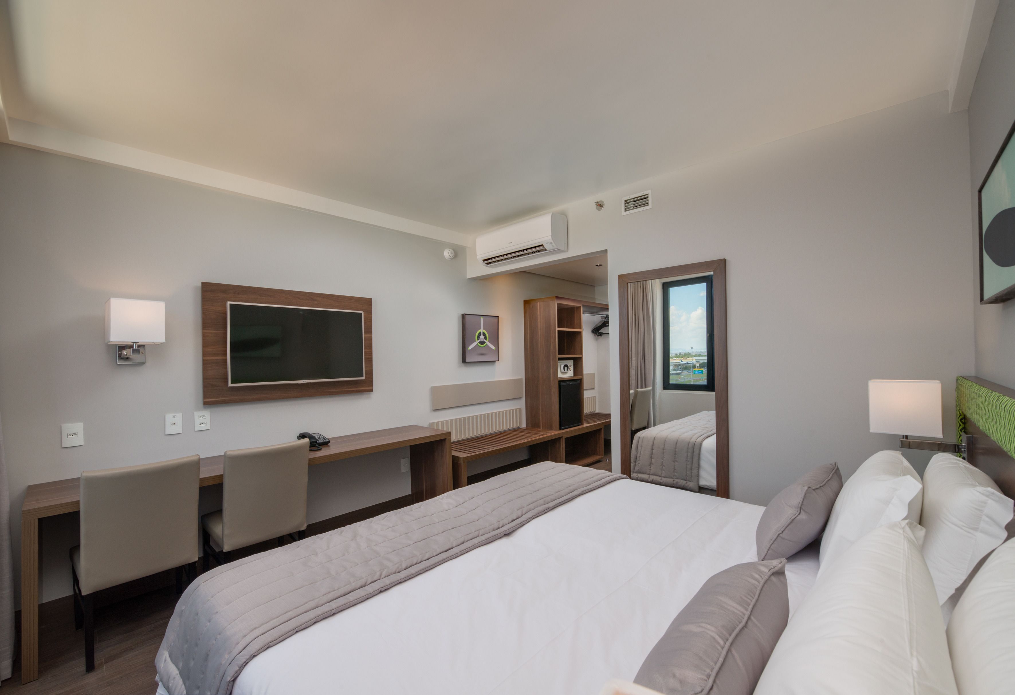 1 bedroom, in-room safe, desk, soundproofing