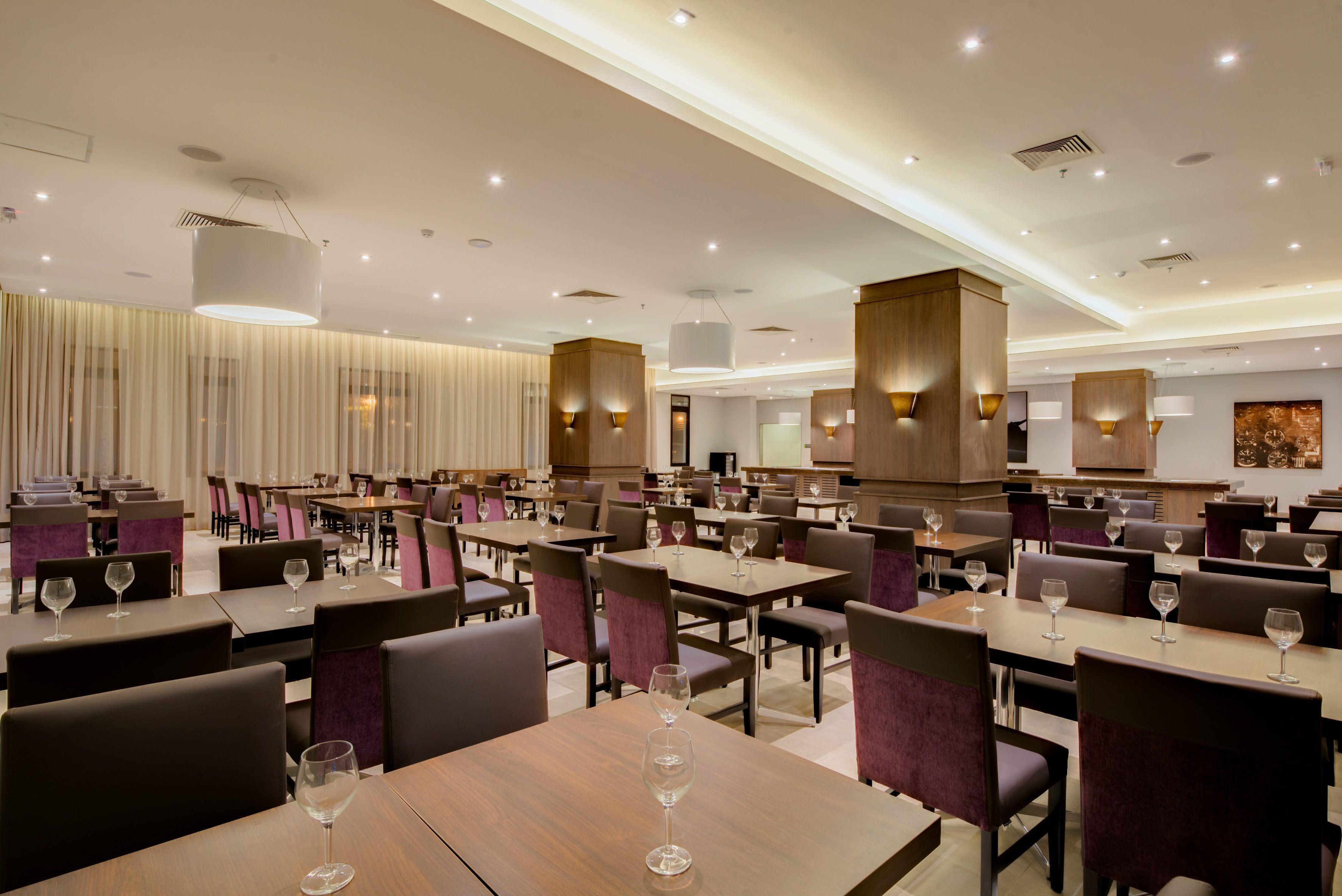 breakfast, lunch and dinner served