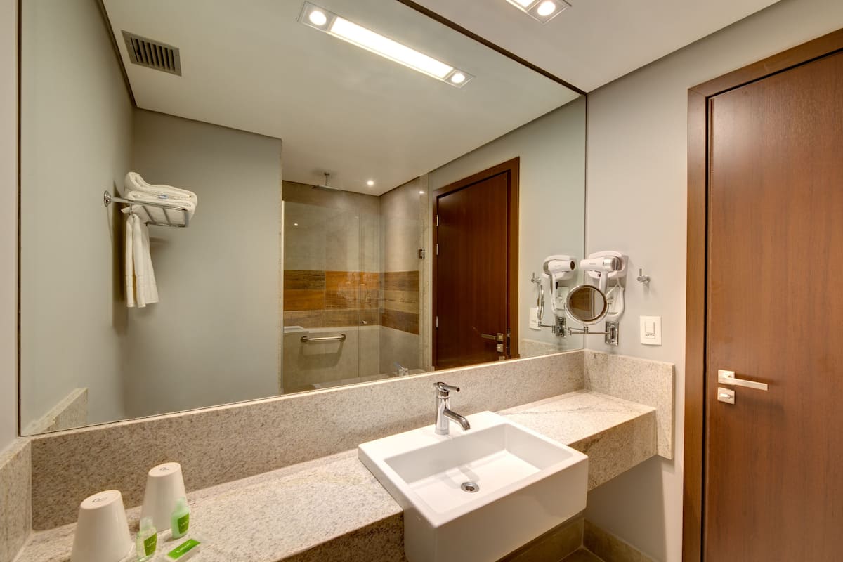 Superior İki Ayrı Yataklı Oda, 2 Tek Kişilik Yatak | Banyo lavabosu