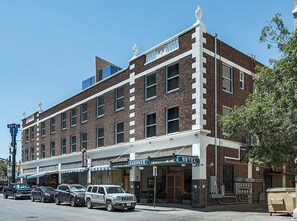 Front of property - Gardner Hotel & Hostel (El Paso)