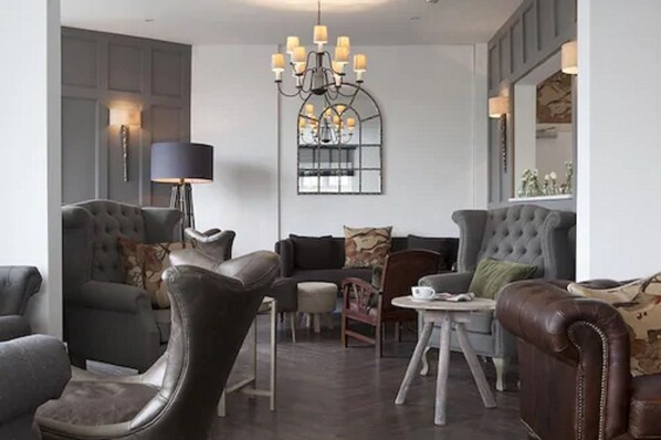 Desayuno completo gratuito y diario