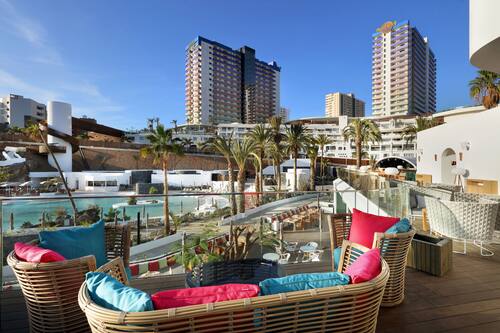 Beach bar
