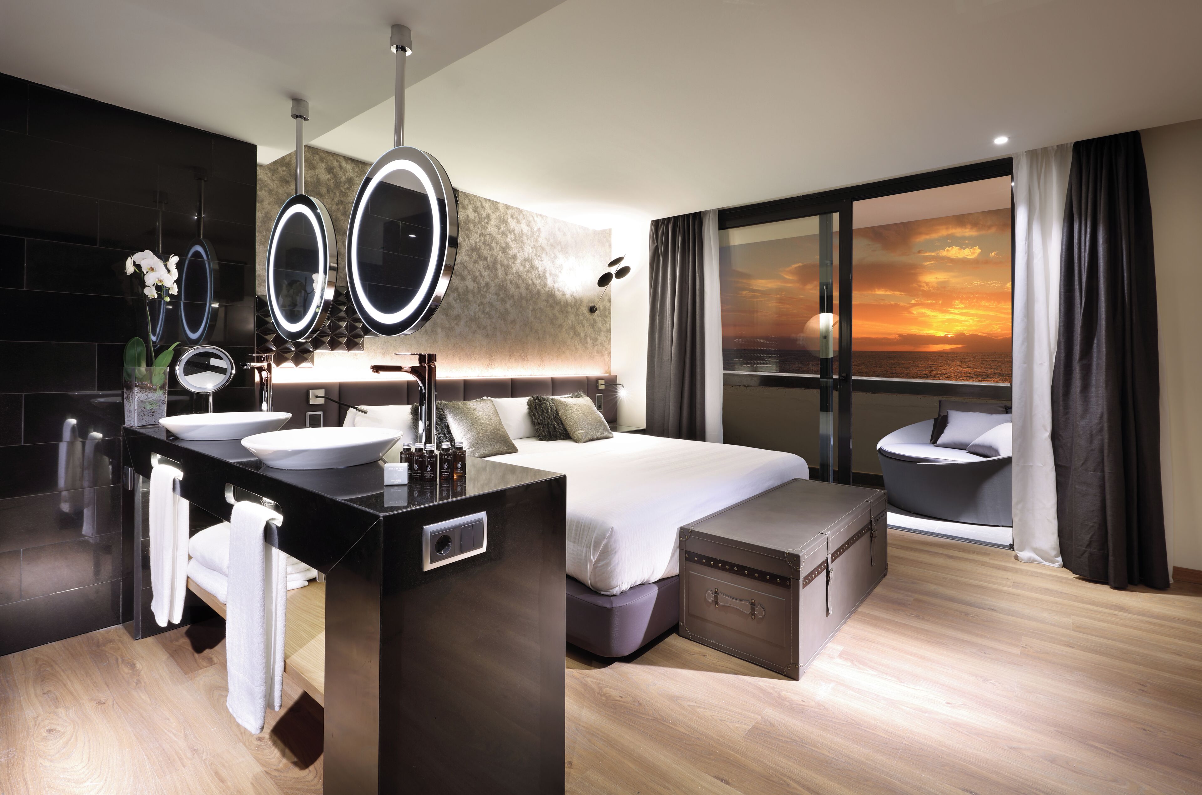 Suite (Rock Suite Diamond) | Hochwertige Bettwaren, Minibar, Zimmersafe, Schreibtisch