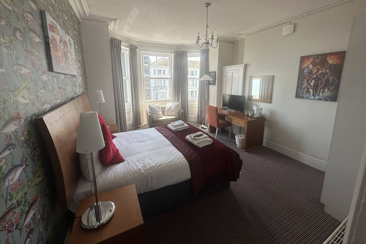 Superior Suite, Ensuite, Resort View (Side Sea View) | Desk, iron/ironing board (on request), WiFi (free), bed sheets