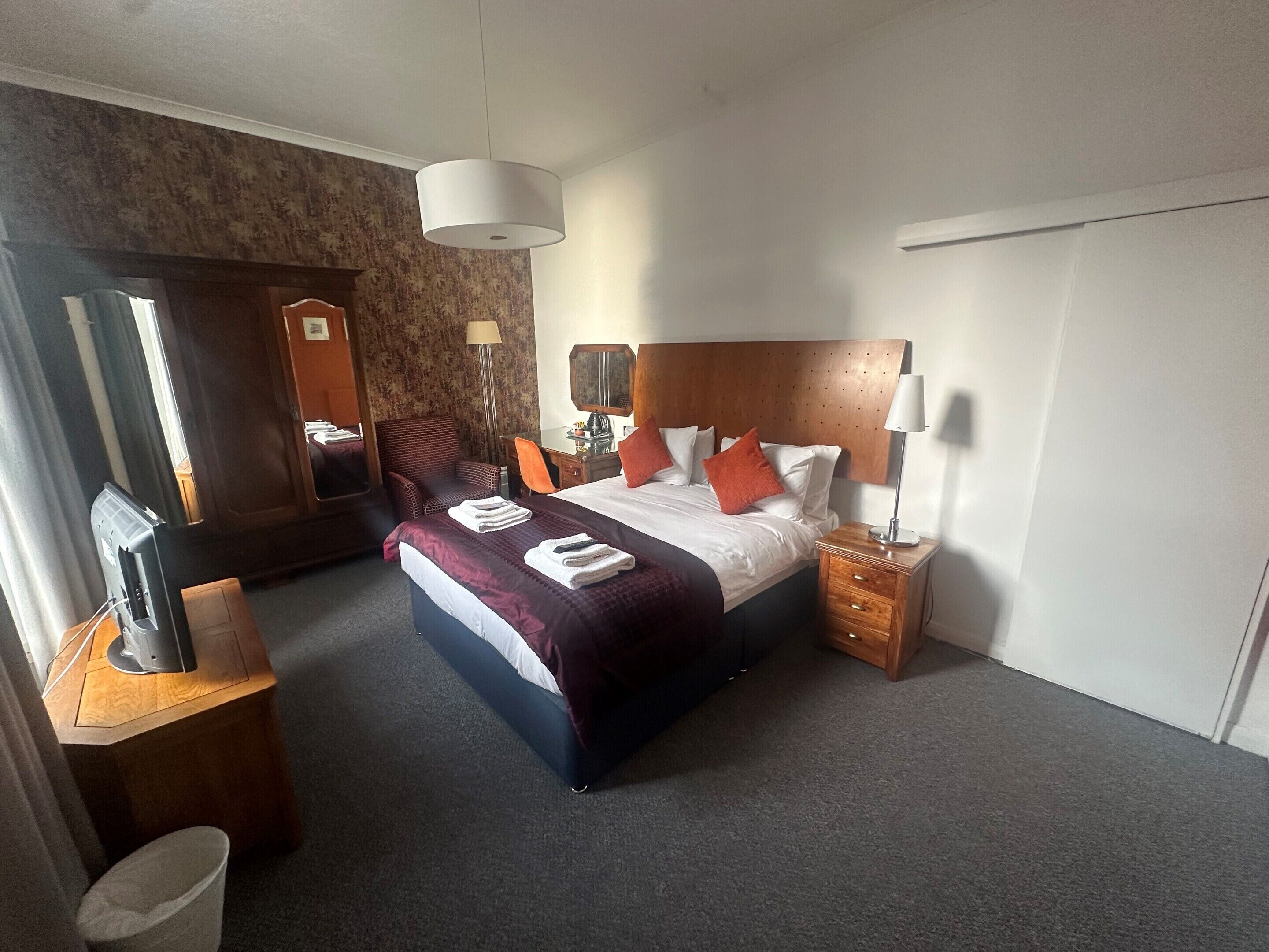 双人房 (Side Sea View) | 办公桌、熨斗/熨板、免费 WiFi、床单