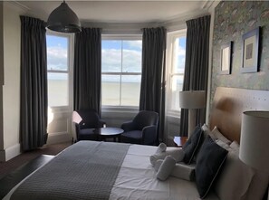 Panoramic Double Room, Ensuite, Ocean View (Sea View) | Desk, iron/ironing board, free WiFi, bed sheets - West Rocks Townhouse (Eastbourne)