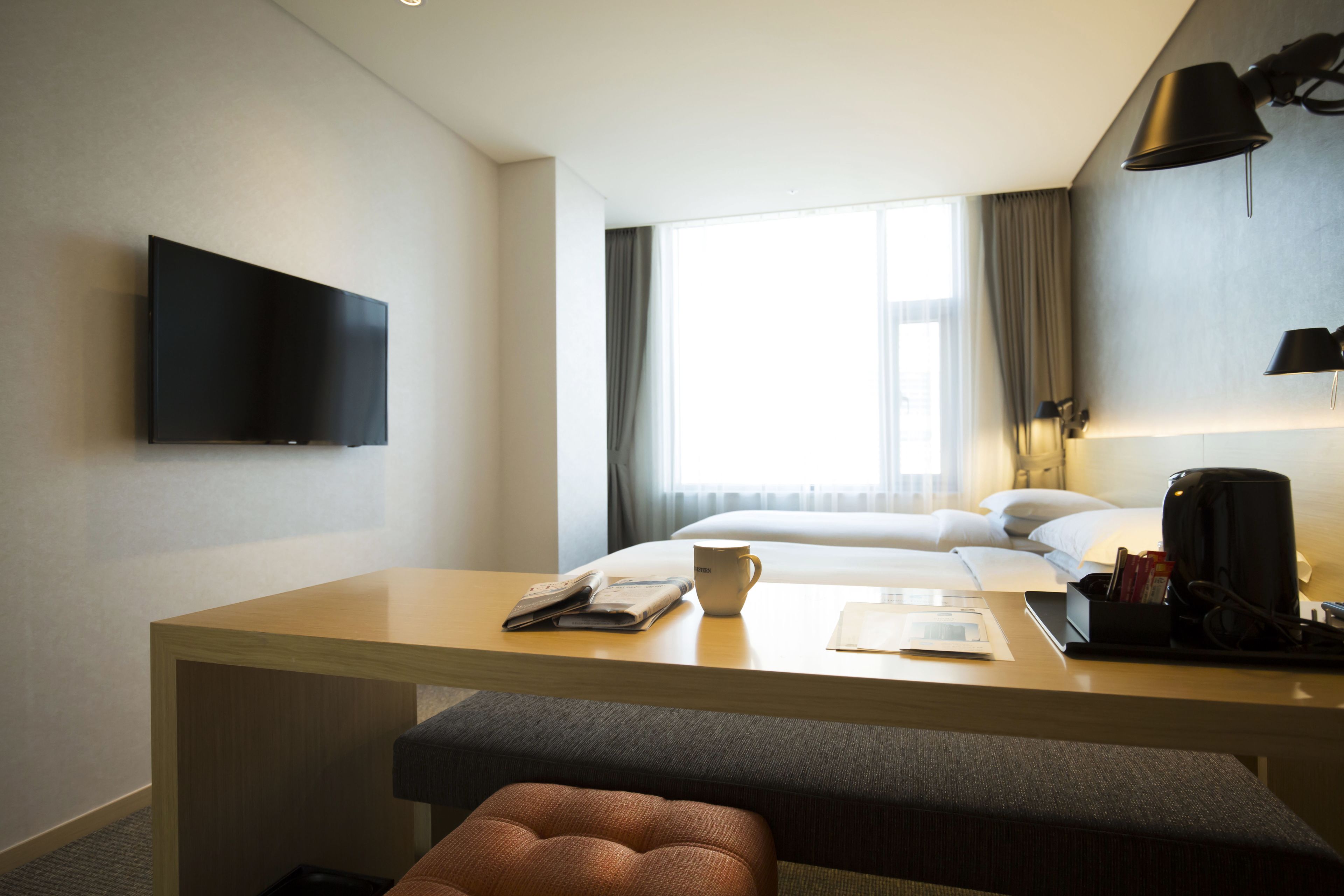 deluxe room, 2 single beds, kitchenette | view from room