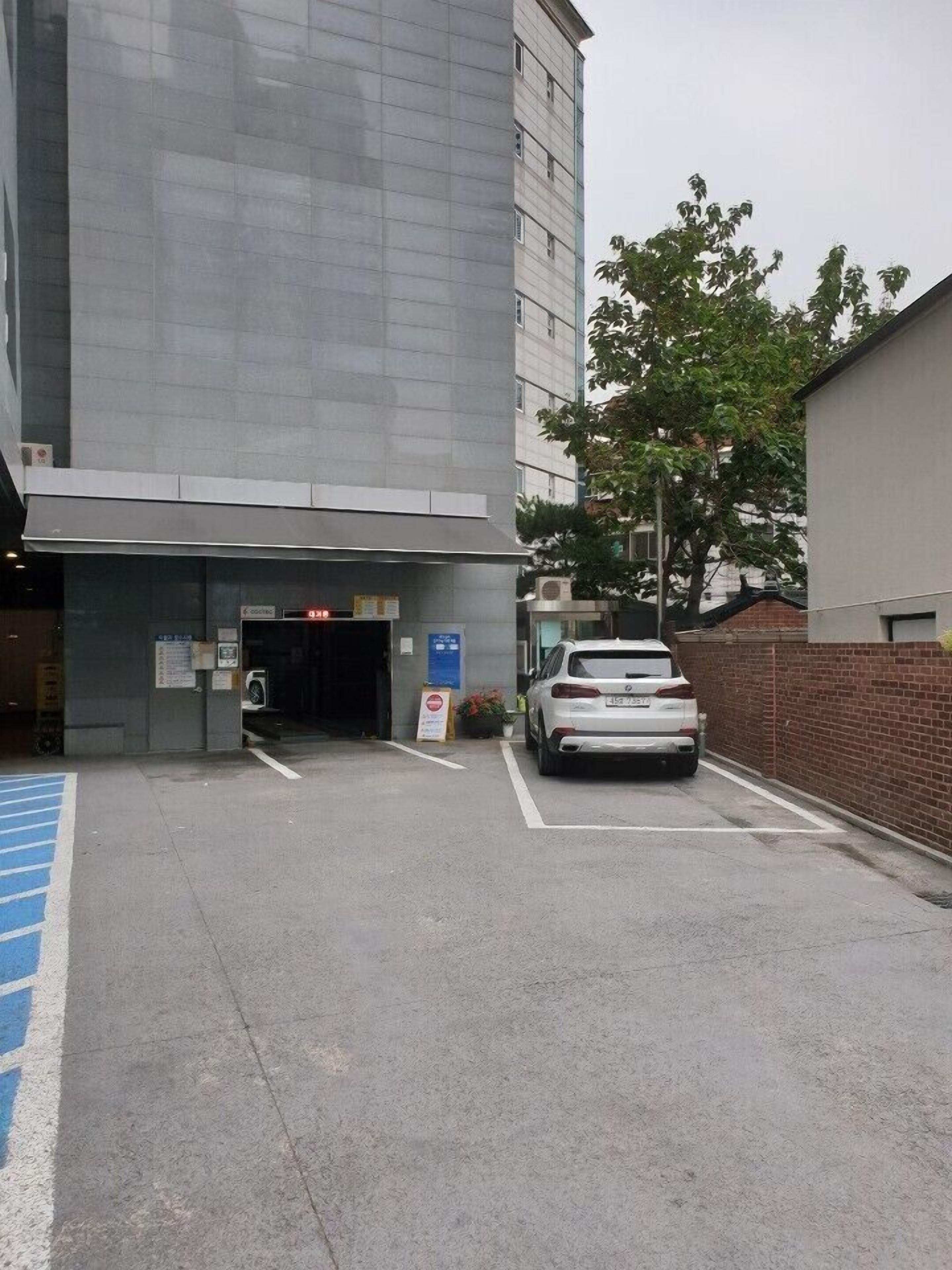 free self-parking