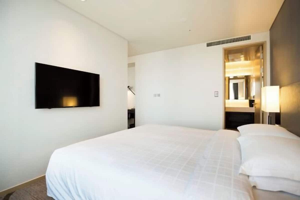 1 chambre, literie de qualité supérieure, couette en duvet d'oie