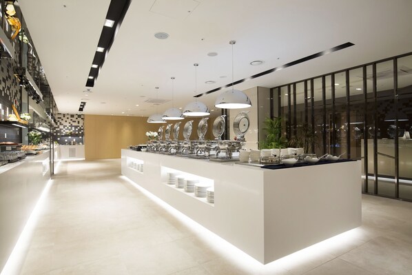 Frokost, lunsj og middag serveres, internasjonale retter 