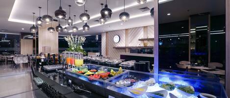 Tägliches Frühstücksbuffet (140000 IDR pro Person)