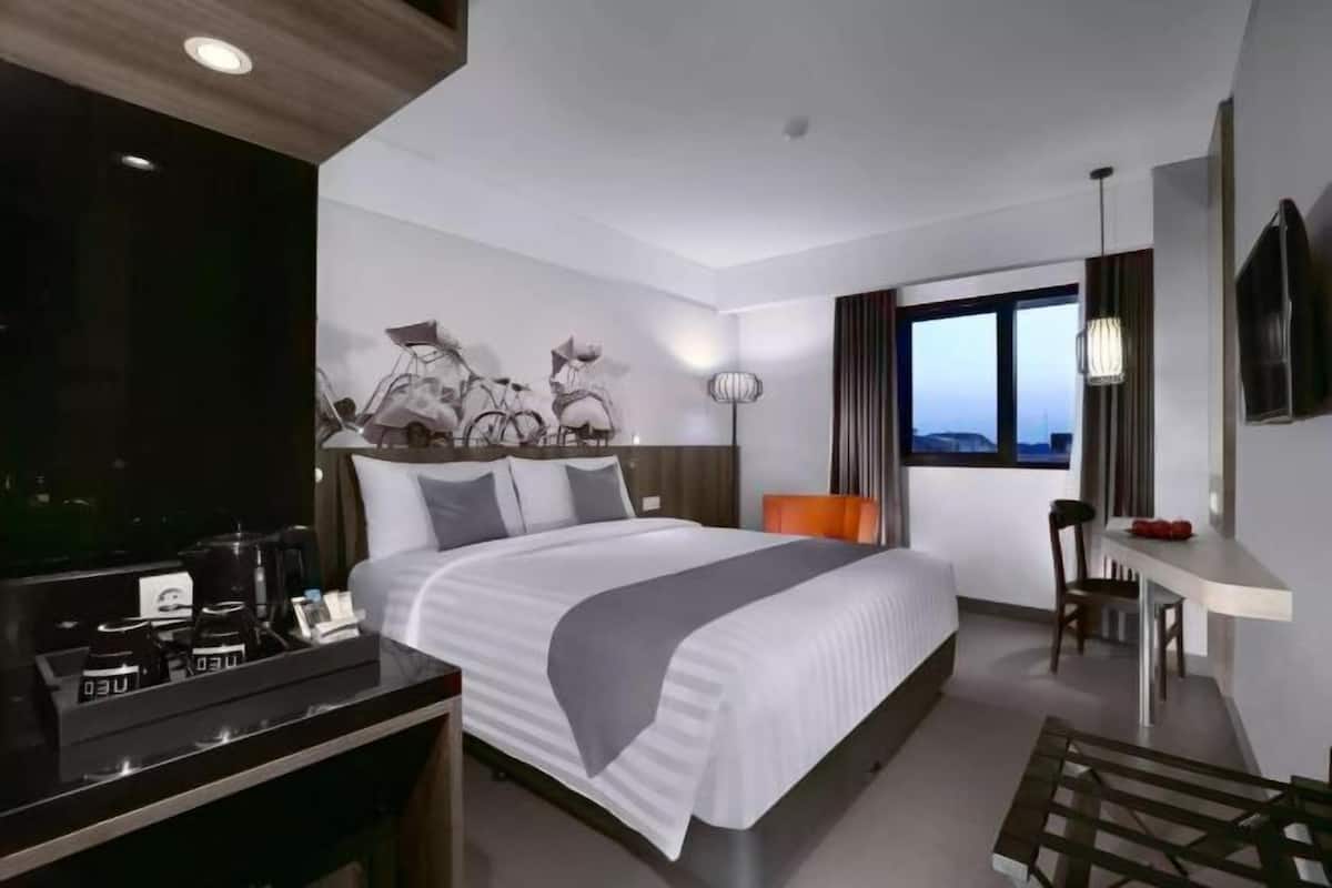 Minibar, in-room safe, desk, soundproofing
