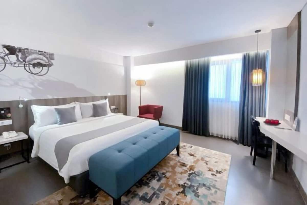 Minibar, in-room safe, desk, soundproofing