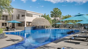 2 outdoor pools, open 7:00 AM to 7:00 PM, sun loungers