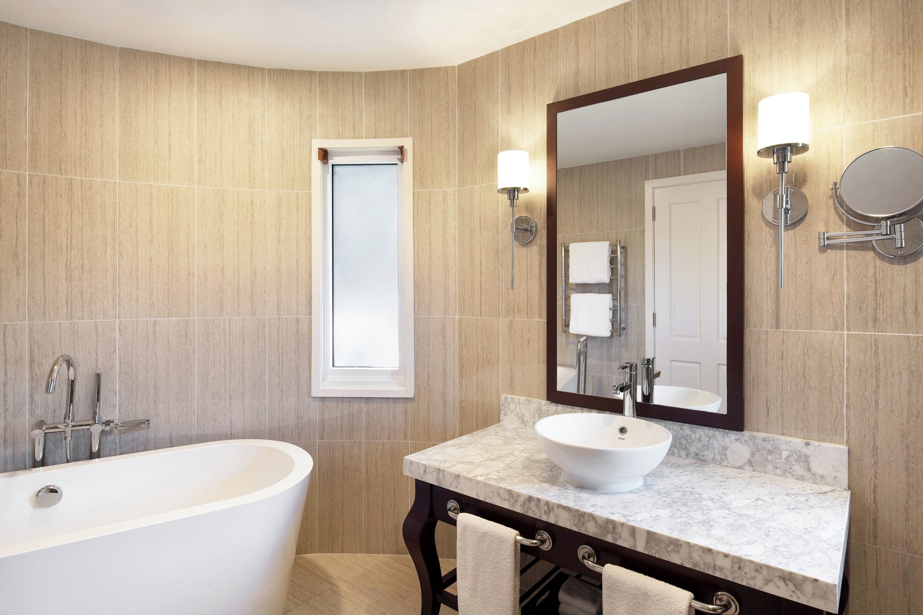 bungalow, 1 king bed, non smoking, garden view | 1 bedroom, desk, iron/ironing board, free cots/infant beds