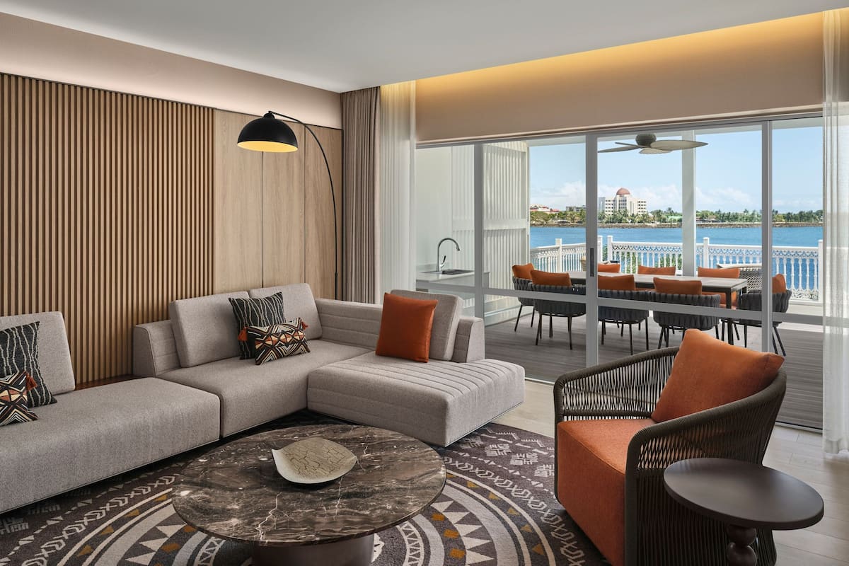 Suite, 1 Bedroom | Living room