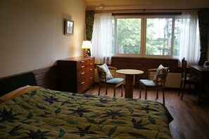 行政别墅 | 办公桌、免费 WiFi