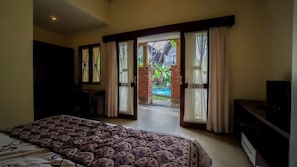 Coffres-forts dans les chambres, bureau, Wi-Fi gratuit, draps fournis