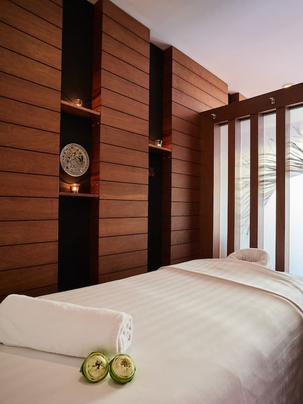 Aromatherapy, Thai massages, 2 treatment rooms, massages