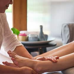 Aromatherapy, Thai massages, 2 treatment rooms, massages