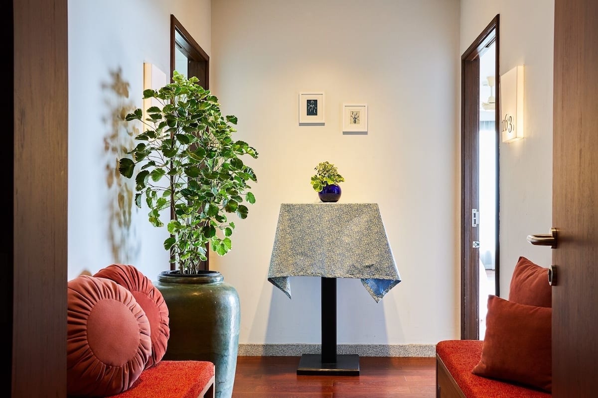 2 Bedrooms Mini Suite Sea&Horizon Corner | Minibar, una cassaforte in camera, una scrivania, postazione laptop