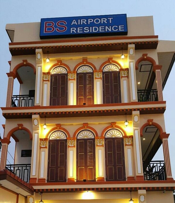 Front of property - evening/night