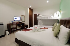 書桌、折疊床/加床 、免費無線上網